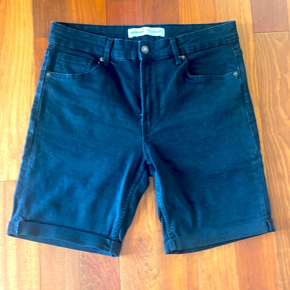 NWOT Berksha Black Shorts- Size 32